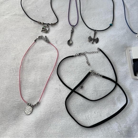 Bundle of String Necklaces and Chokers Lot of 8 - Picture 3 of 5